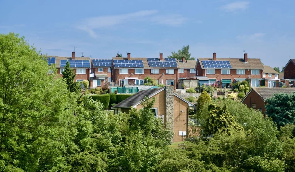 What Is a Solar Price Promise and How Can It Save You Money?