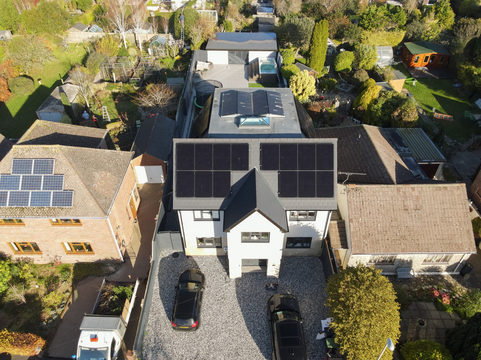 How do Solar Batteries Work With Solar Panels?
